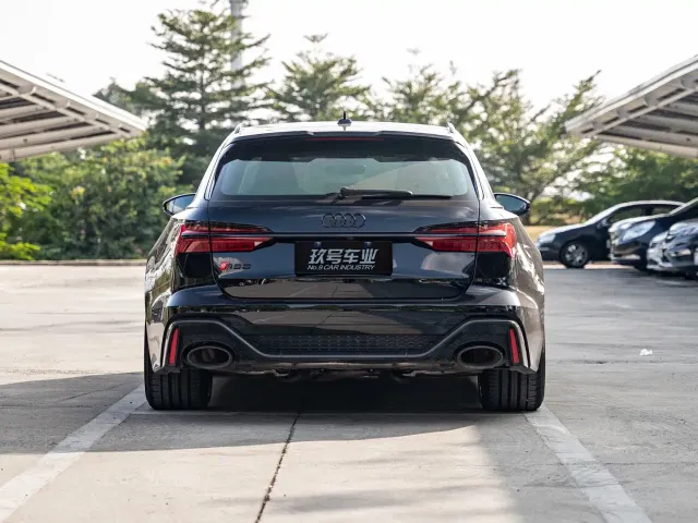 Audi RS 6 — Фото автомобиля 4