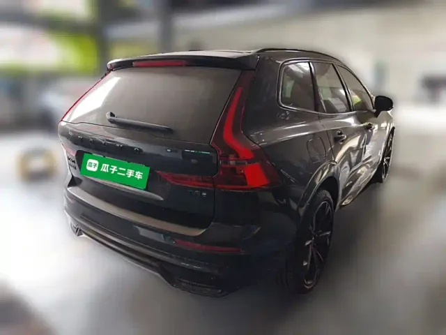 Volvo XC60 — Фото автомобиля 4