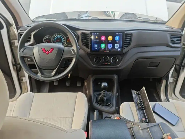 Wuling Hongguang V — Фото автомобиля 9