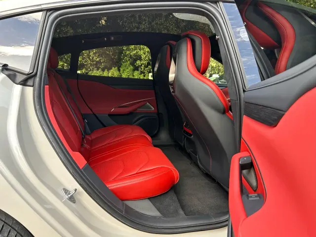 Xiaomi SU7 — Фото автомобиля 8