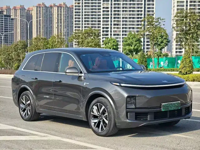 Li Auto L8 — Фото автомобиля 3