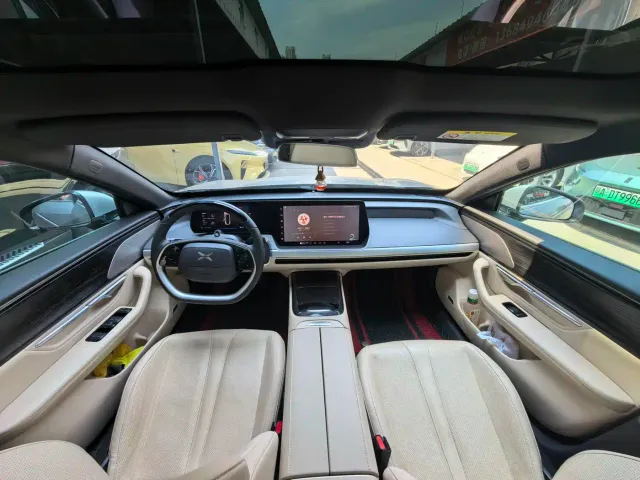 Xpeng P7 — Фото автомобиля 12