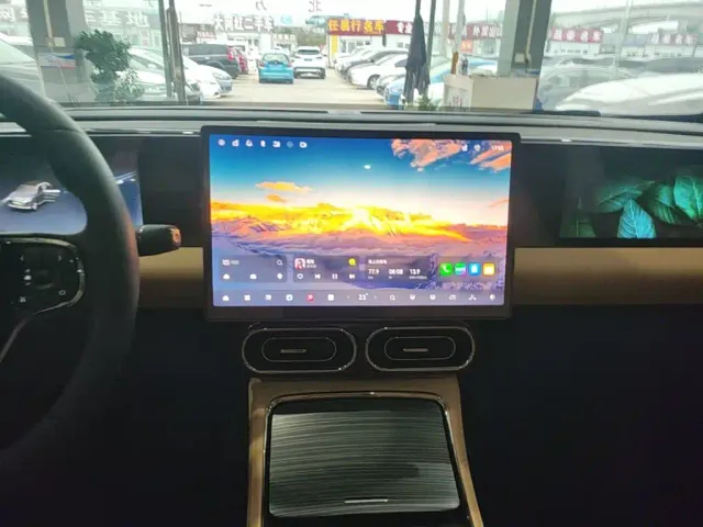 Leapmotor C11 — Фото автомобиля 12