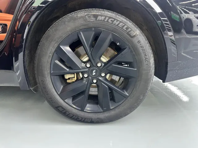 Li Auto L8 — Фото автомобиля 18