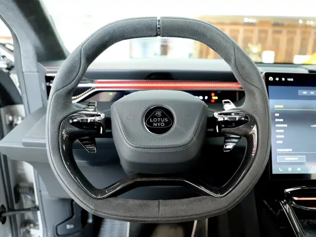 Lotus Eletre — Фото автомобиля 14