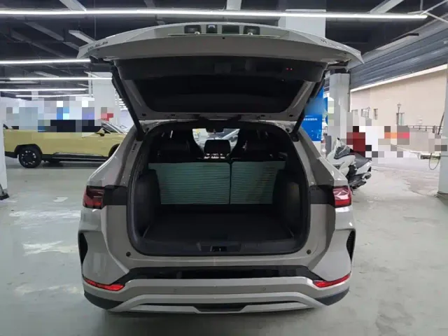 BYD Song PLUS — Фото автомобиля 18