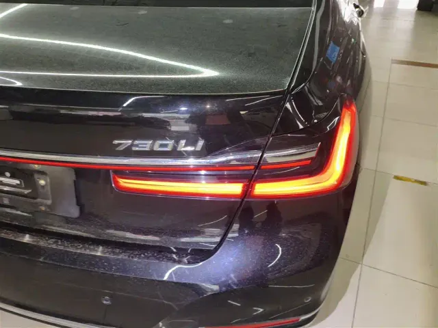 BMW 7 Series — Фото автомобиля 7