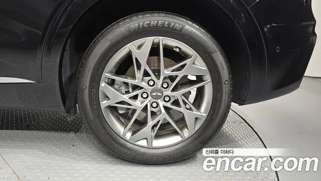 Genesis GV70 — Фото автомобиля 6