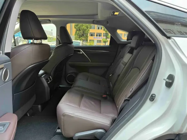 Lexus RX — Фото автомобиля 5