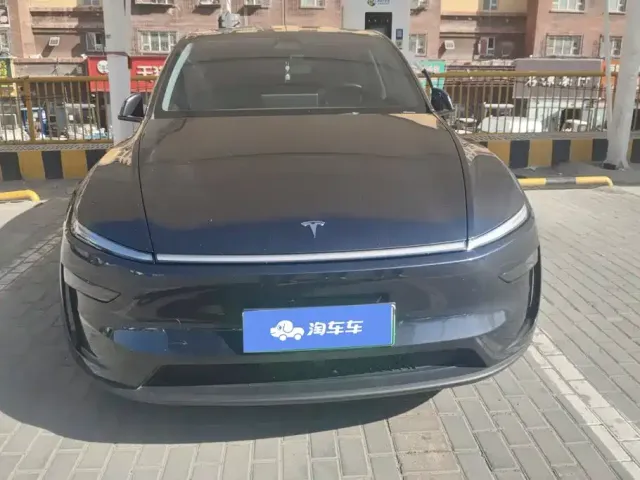 Tesla Model Y — Фото автомобиля 2