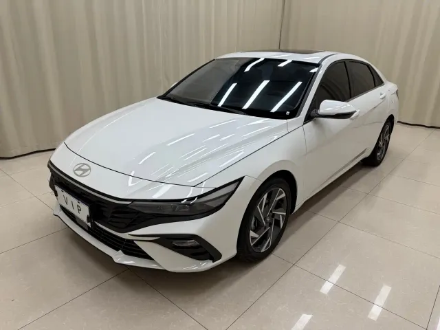 Фотография автомобиля — Hyundai Elantra