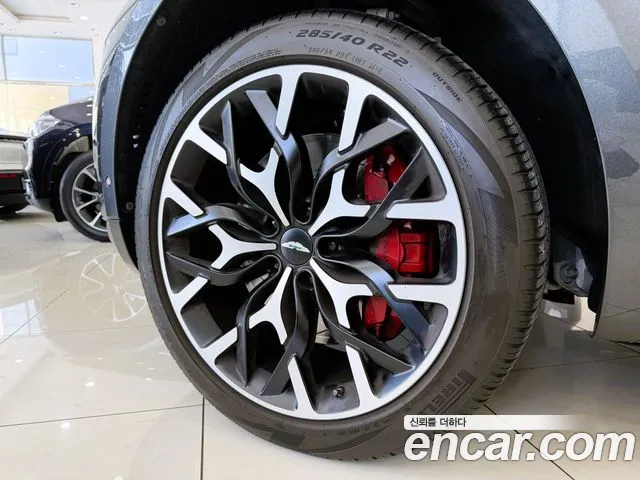 Aston Martin DBX — Фото автомобиля 5