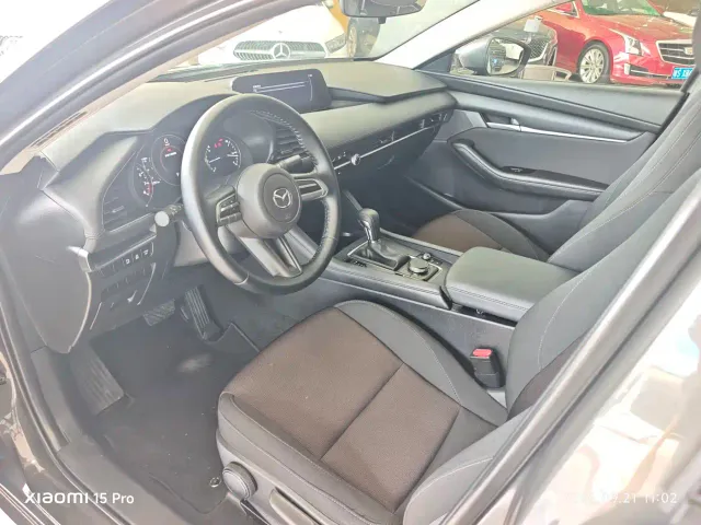 Mazda Axela — Фото автомобиля 4