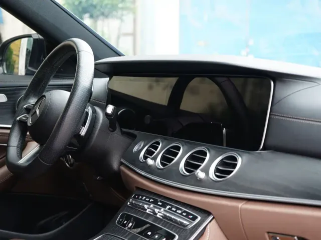 Mercedes-Benz E-Class — Фото автомобиля 13