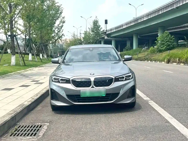 BMW i3 — Фото автомобиля 2
