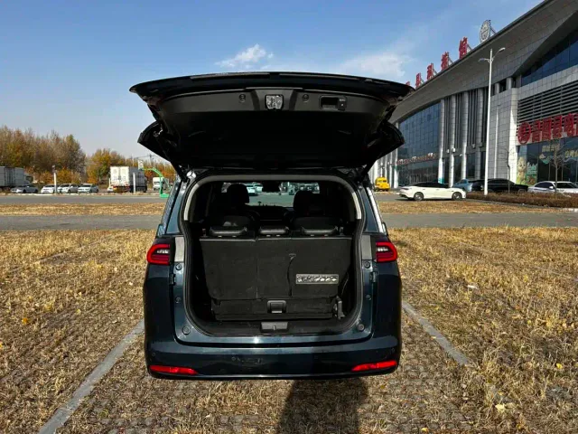 GAC Trumpchi M6 — Фото автомобиля 9