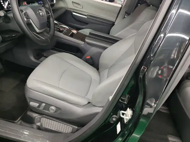Toyota Granvia — Фото автомобиля 14