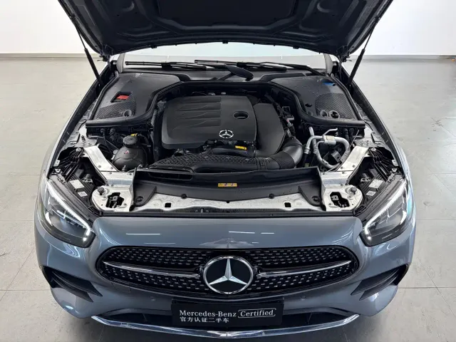 Mercedes-Benz E-Class — Фото автомобиля 23