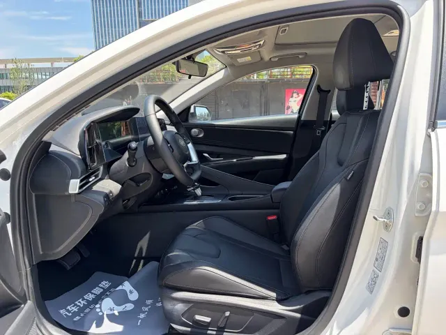 Hyundai Elantra — Фото автомобиля 8