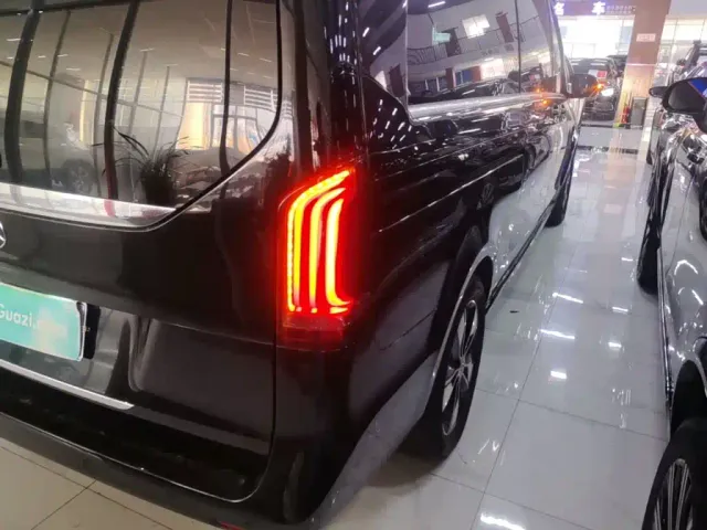 Mercedes-Benz V-Class — Фото автомобиля 23