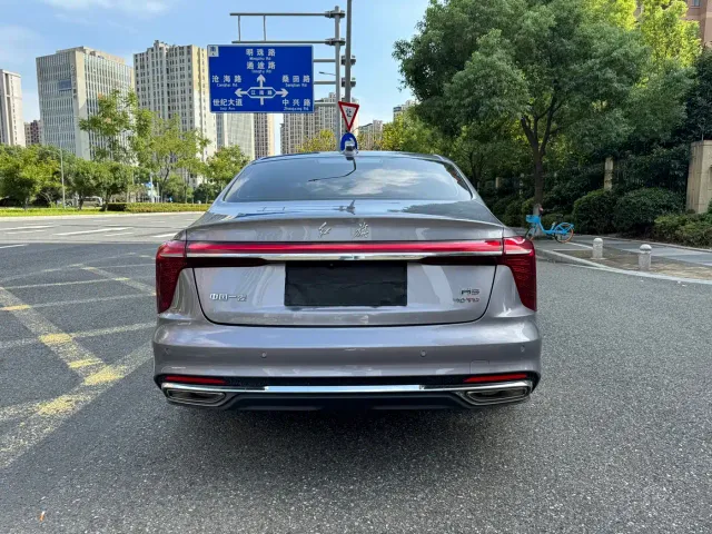 Hongqi H5 — Фото автомобиля 13