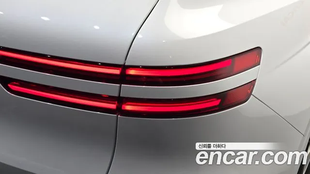 Genesis GV70 — Фото автомобиля 8