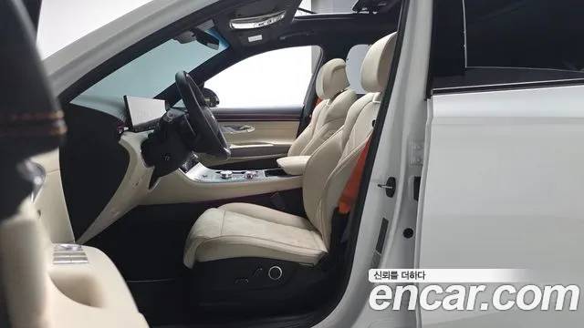 Genesis GV70 — Фото автомобиля 28