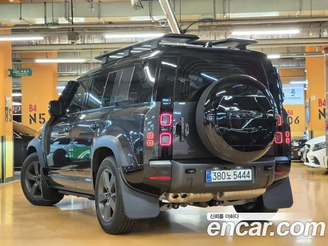 Land Rover Defender — Фото автомобиля 4