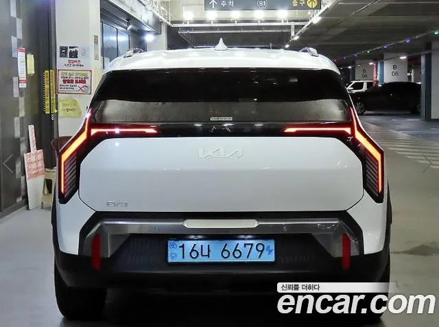 Kia EV3 — Фото автомобиля 2