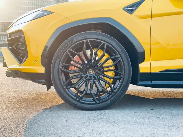 Lamborghini Urus — Фото автомобиля 7