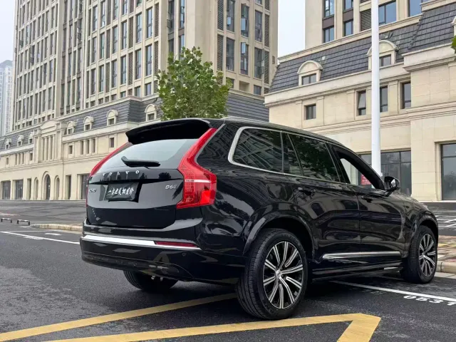 Volvo XC90 — Фото автомобиля 12