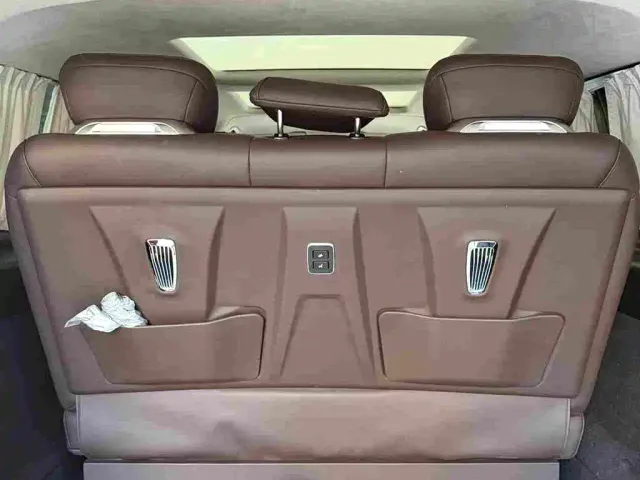 Mercedes-Benz V-Class — Фото автомобиля 20