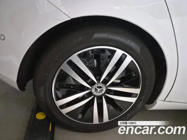 Mercedes-Benz A-Class W177 — Фото автомобиля 5