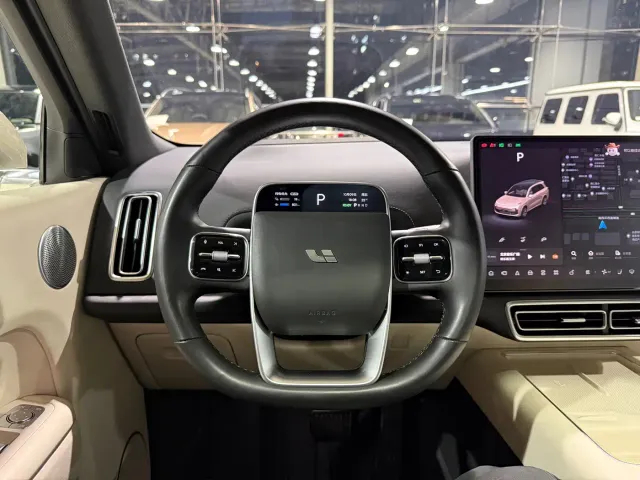 Li Auto L8 — Фото автомобиля 13