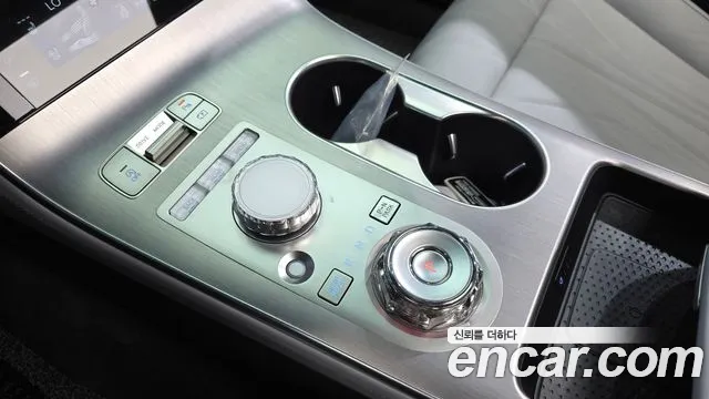 Genesis GV70 — Фото автомобиля 9