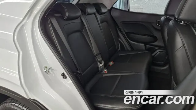 Hyundai Venue — Фото автомобиля 12