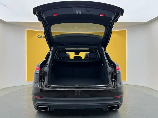Porsche Cayenne — Фото автомобиля 11