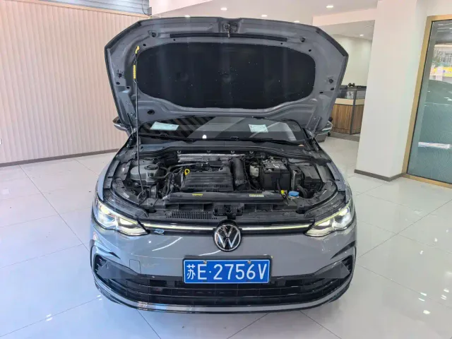 Volkswagen Golf — Фото автомобиля 12