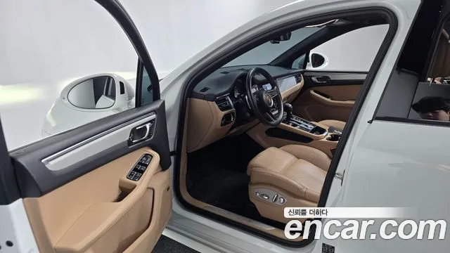 Porsche Macan — Фото автомобиля 10