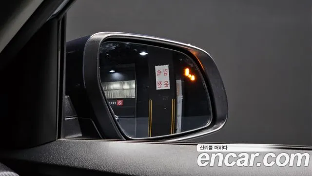 Hyundai Venue — Фото автомобиля 25