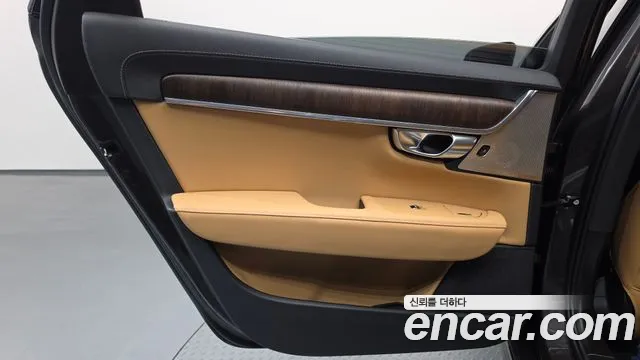 Volvo S90 — Фото автомобиля 14