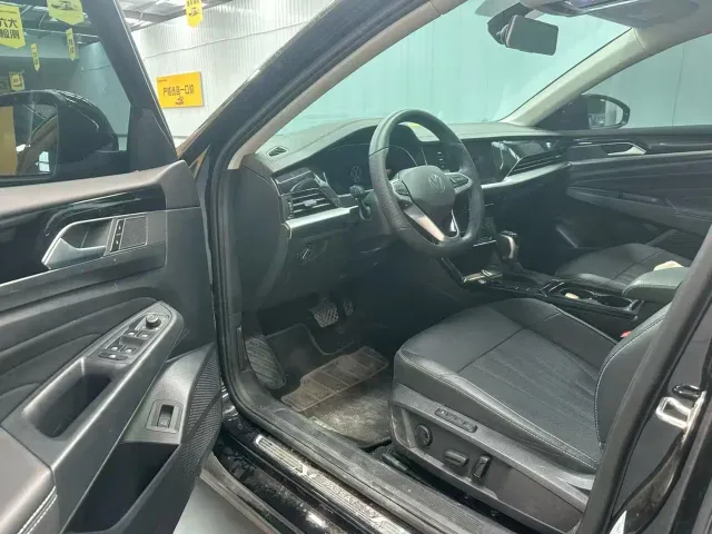 Volkswagen Passat — Фото автомобиля 9