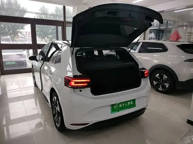 Volkswagen ID.3 — Фото автомобиля 18