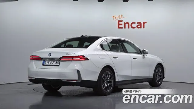 BMW 5 Series G60 — Фото автомобиля 2