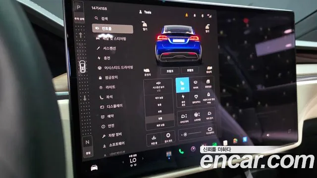 Tesla Model X — Фото автомобиля 24