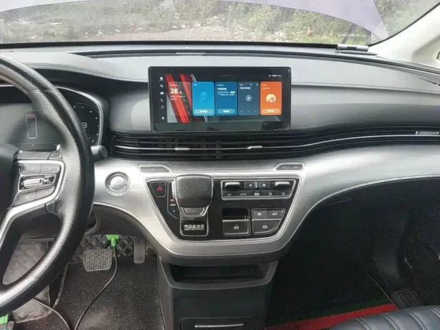 Roewe iMAX8 — Фото автомобиля 12