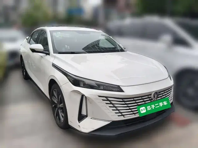 Changan Eado — Фото автомобиля 23