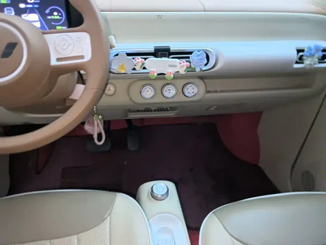 Wuling Hongguang Mini EV — Фото автомобиля 12