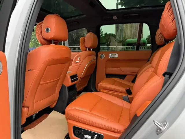 Li Auto L8 — Фото автомобиля 6