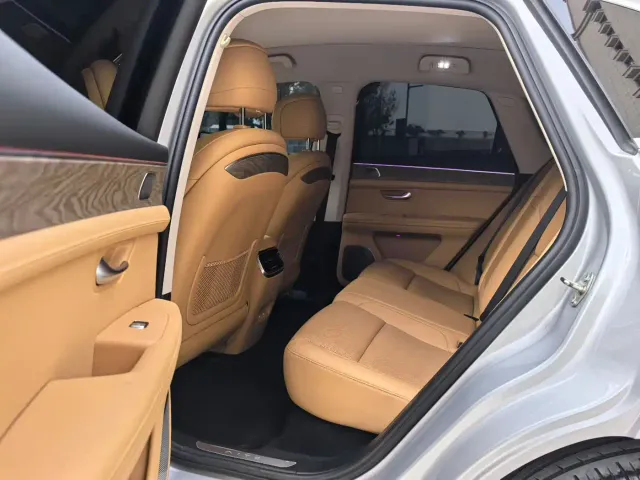 Aito M5 — Фото автомобиля 5